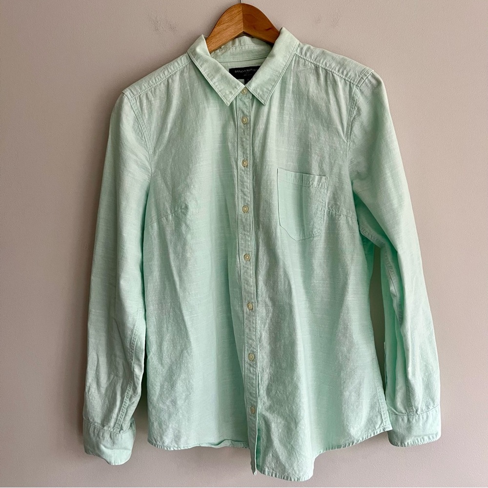 Banana Republic Mint Green Casual Button Down Shirt Large
